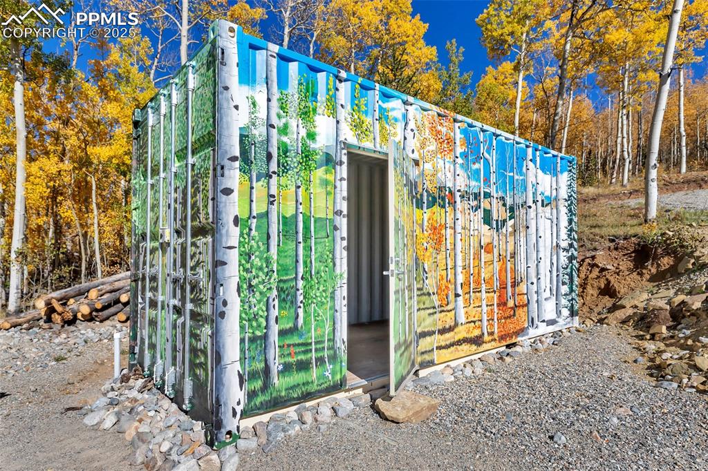 Image 47 of 50: Bedroom