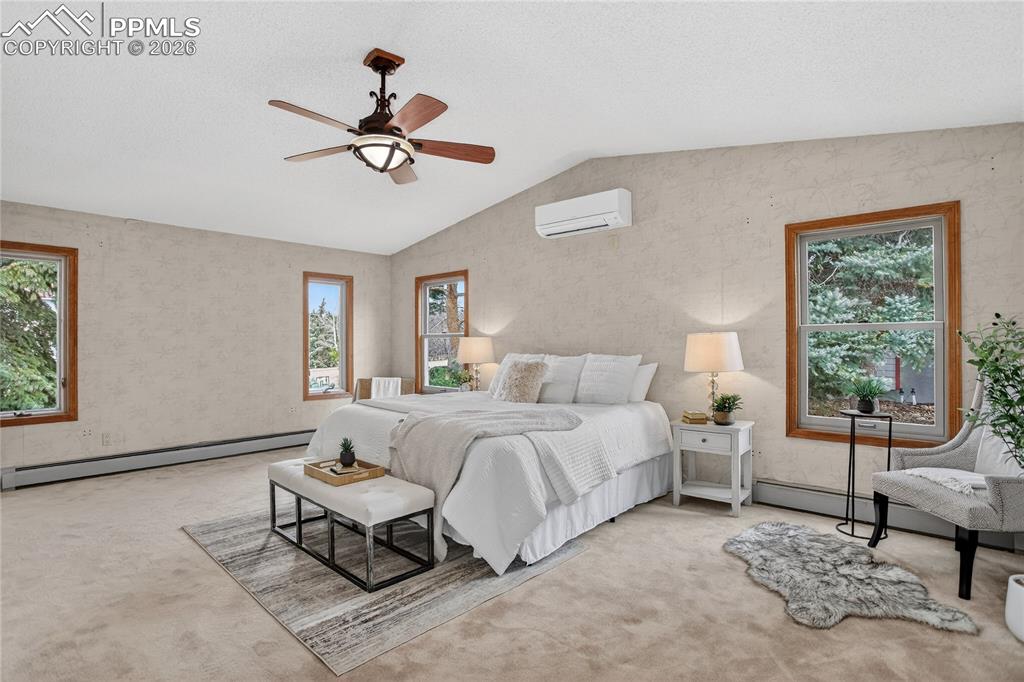 Image 11 of 30: Spacious retreat