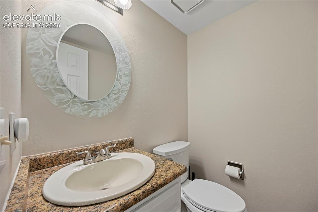 Image 19 of 50: Main floor 1/2 Bath