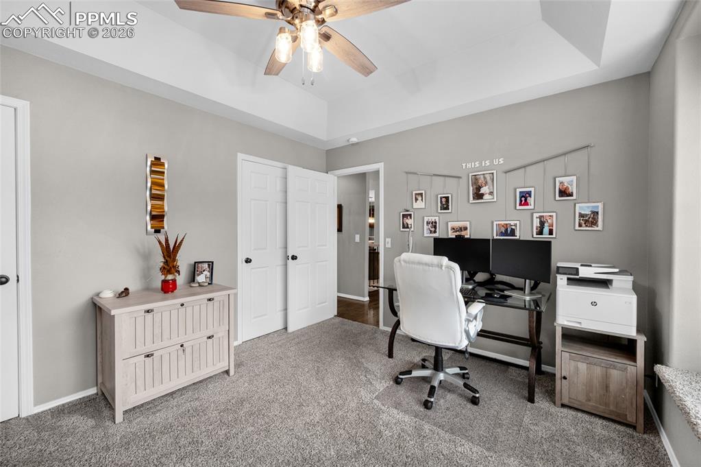 Image 14 of 45: Dining Area