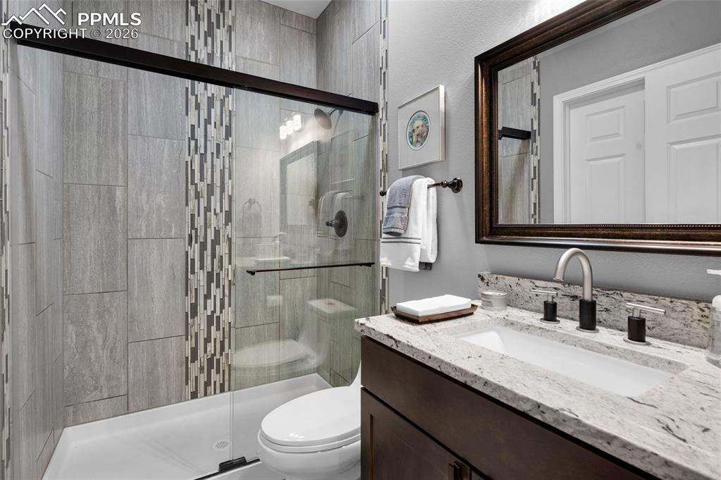 Image 15 of 45: Bedroom