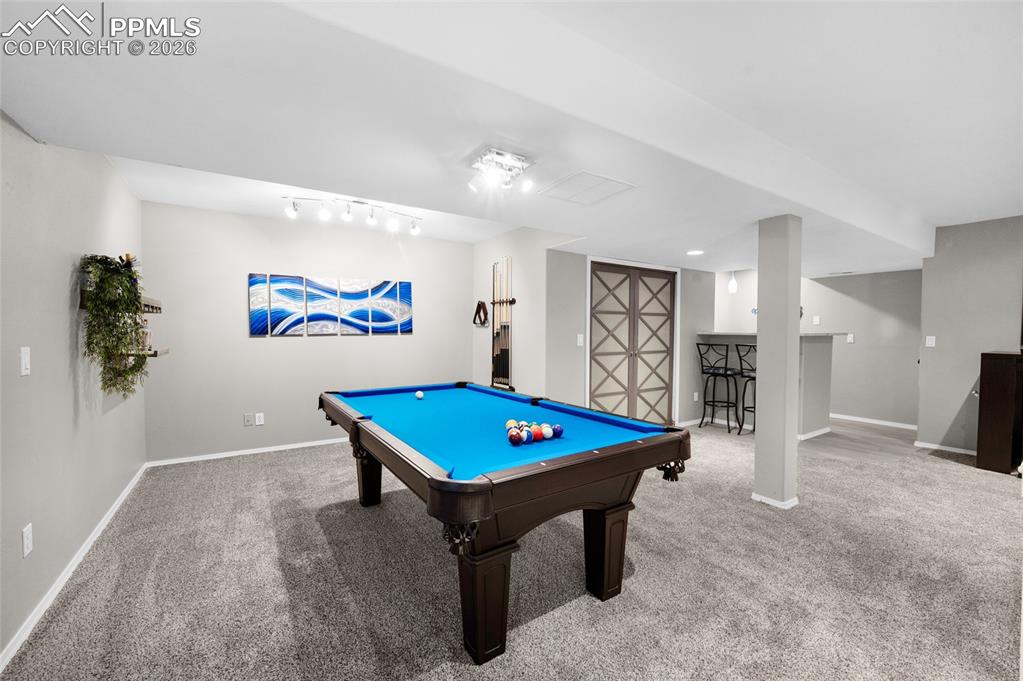 Image 28 of 45: Family Room