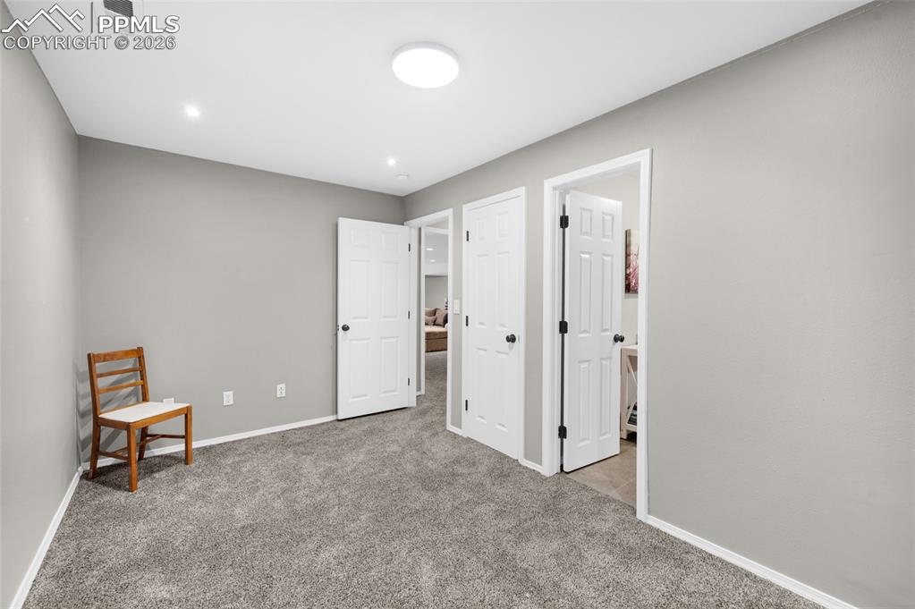 Image 34 of 45: Bathroom