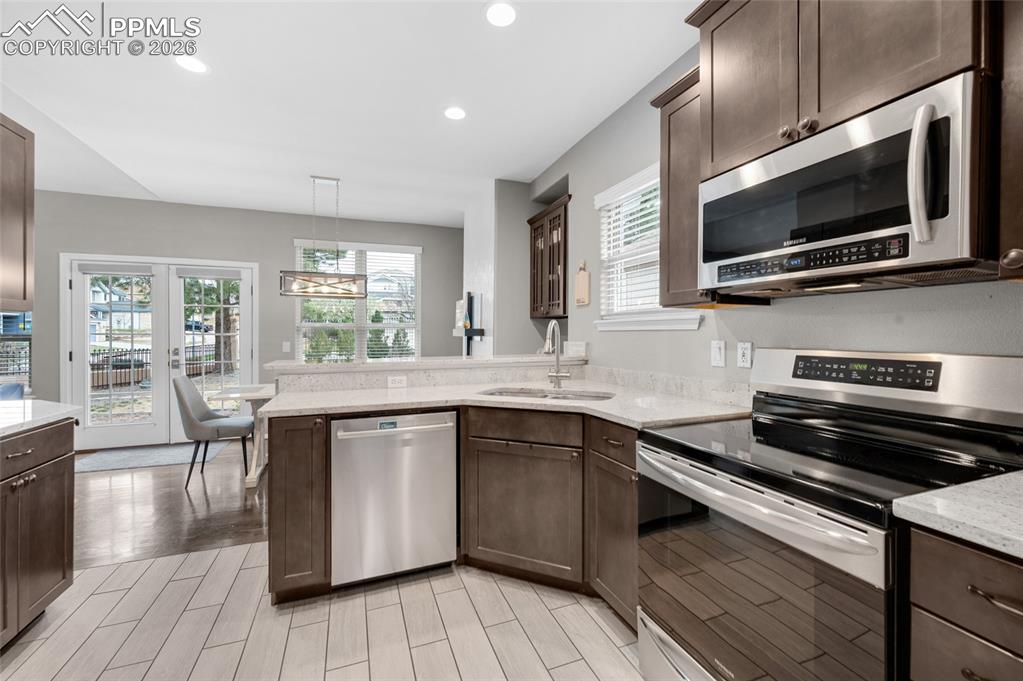 Image 8 of 45: Dining Area