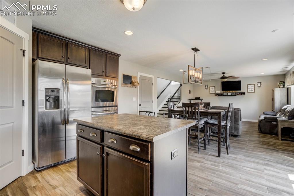 Image 16 of 49: Kitchen