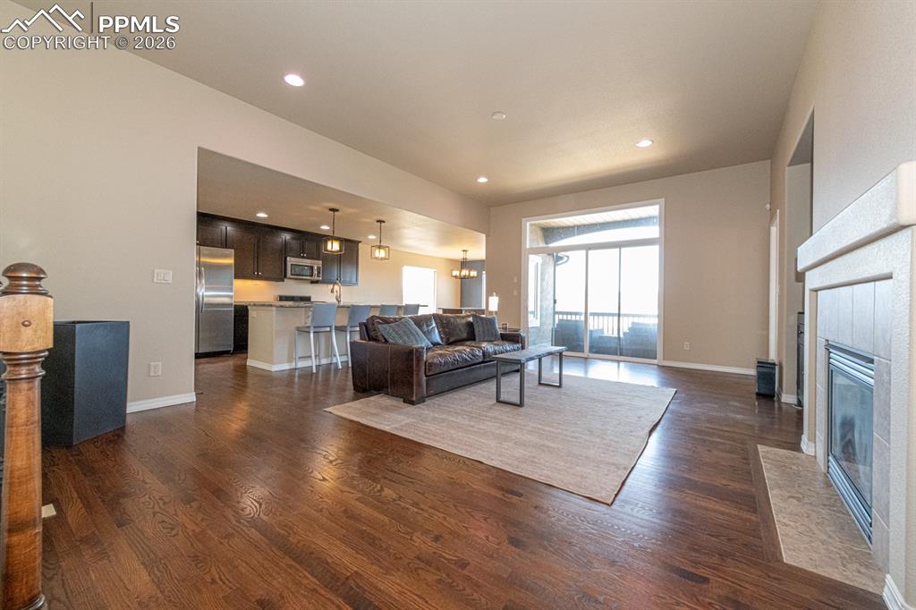 Image 12 of 40: Living Room