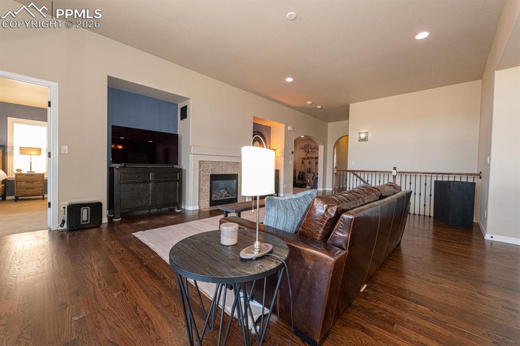 Image 15 of 40: Living Room