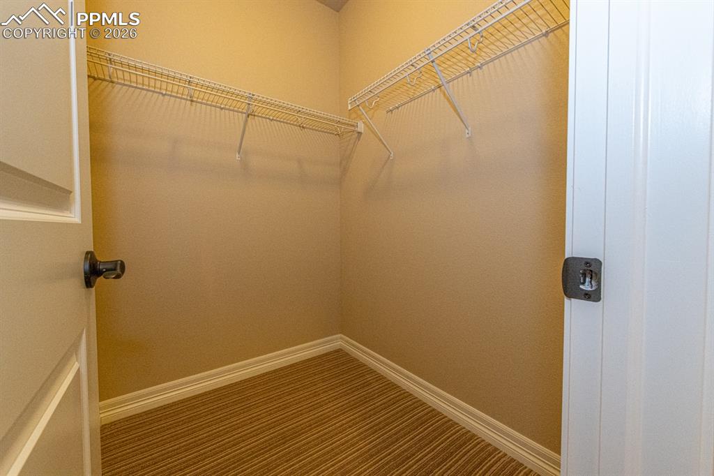 Image 36 of 40: Basement Bedroom 2 Closet