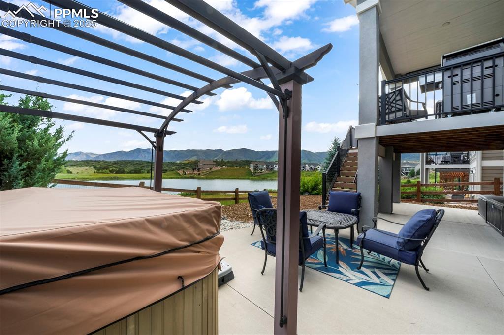 Image 47 of 50: Patio