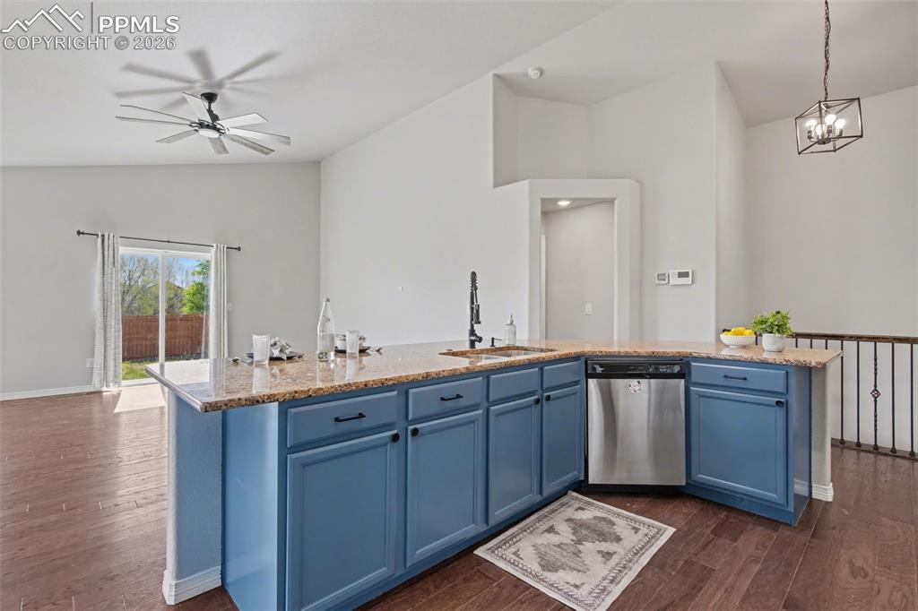 Image 11 of 43: Kitchen