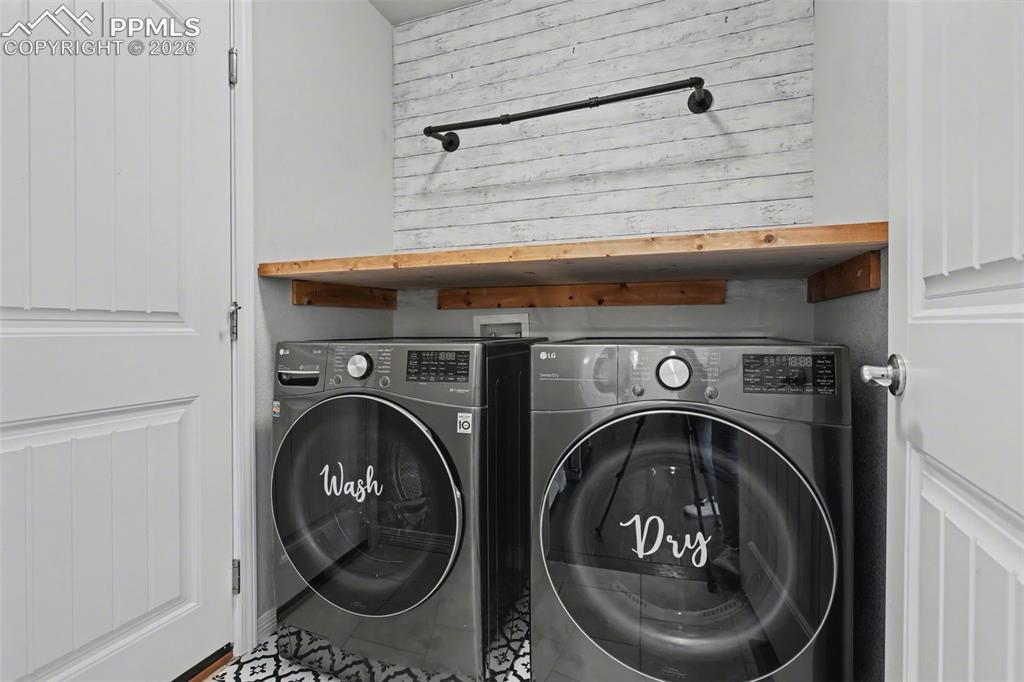 Image 14 of 43: Laundry
