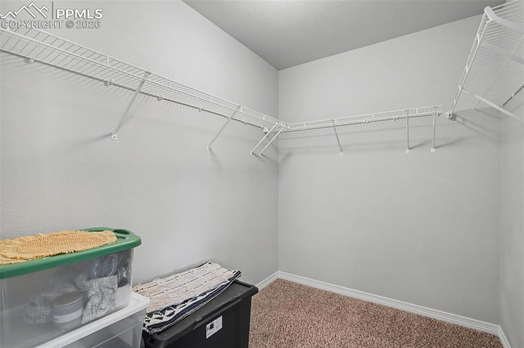 Image 21 of 43: Closet