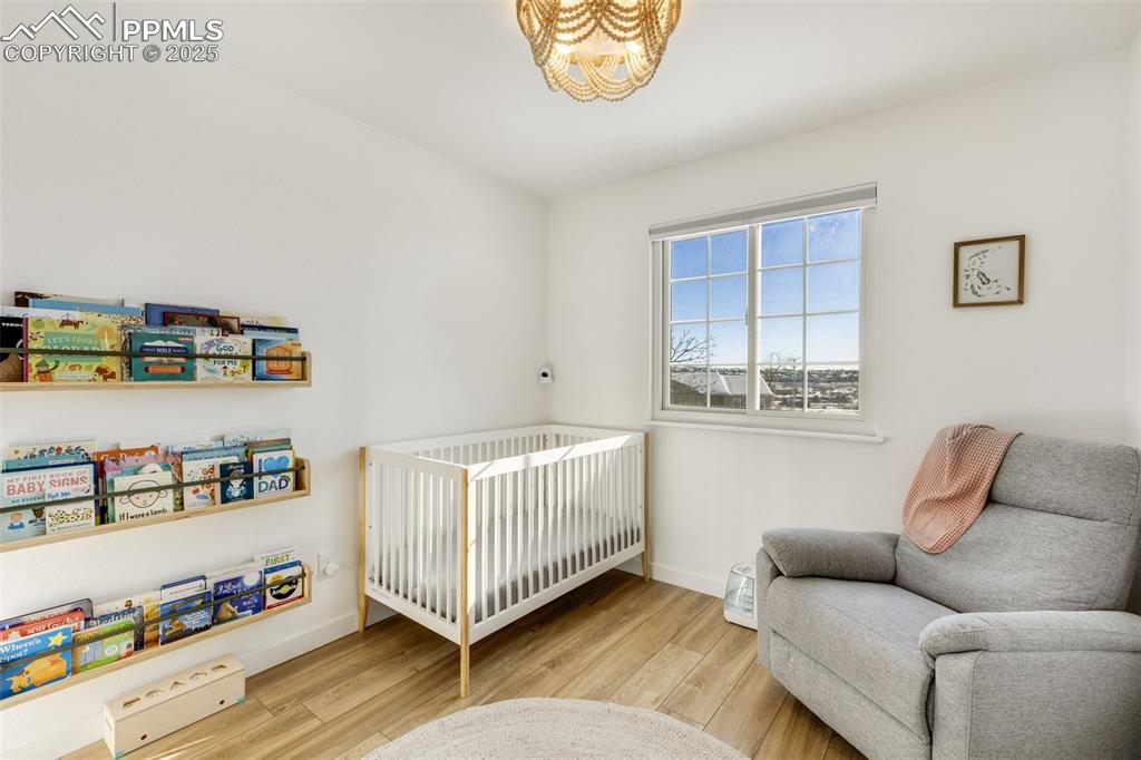 Image 21 of 37: Bedroom