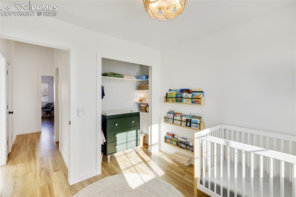 Image 22 of 37: Bedroom