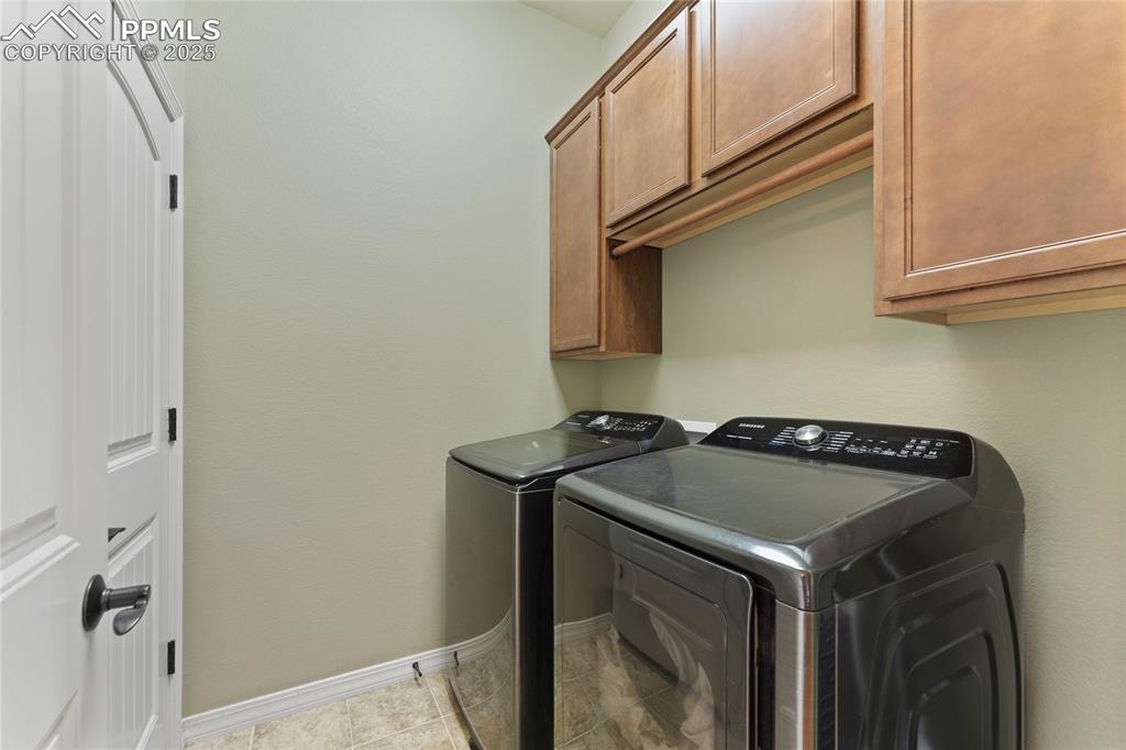 Image 15 of 24: Laundry