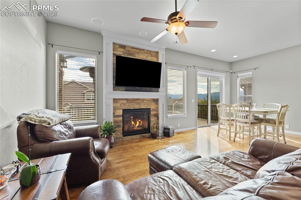 Image 6 of 24: Living Room