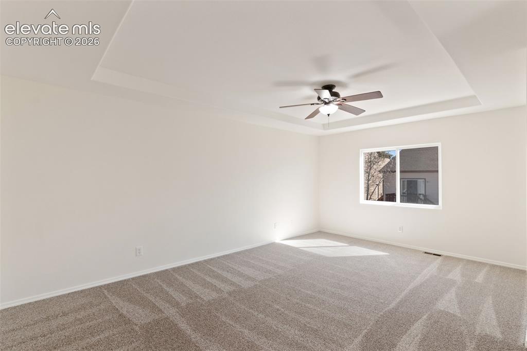 Image 10 of 40: Bedroom
