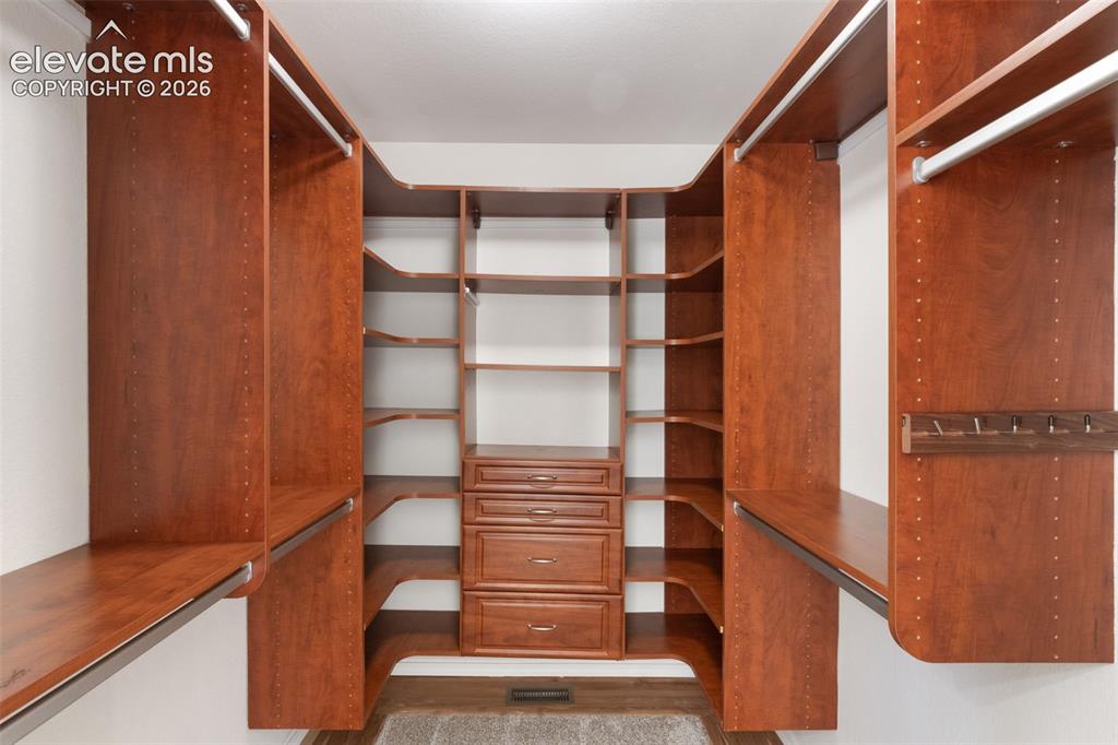 Image 11 of 40: Closet