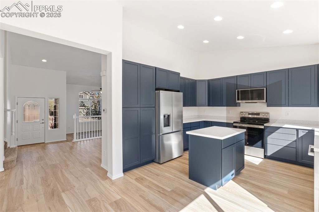 Image 17 of 50: Kitchen