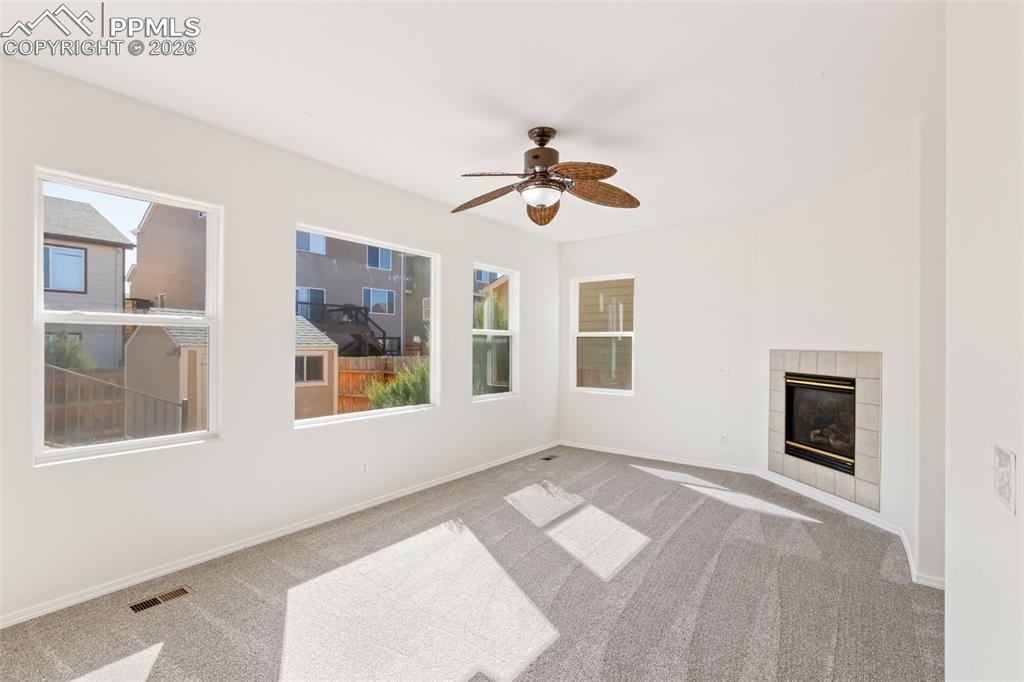 Image 18 of 50: Living Room