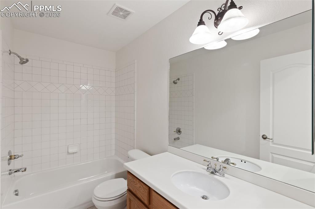 Image 41 of 50: Bathroom