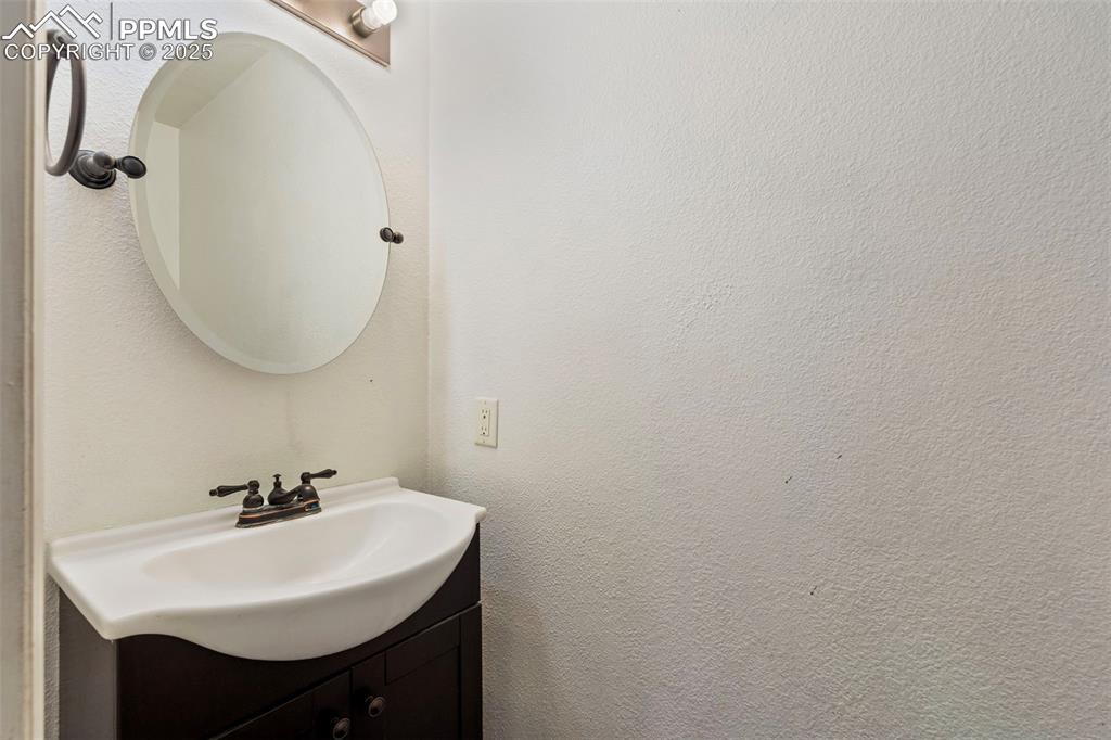 Image 13 of 28: Bathroom with vanity