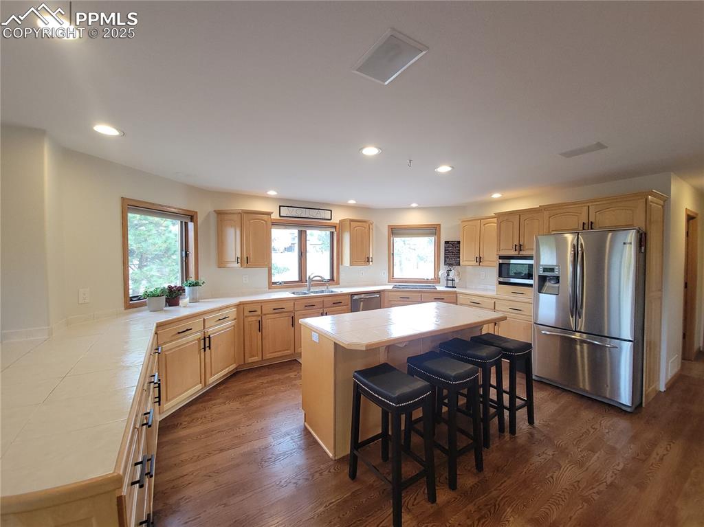 Image 11 of 42: Kitchen