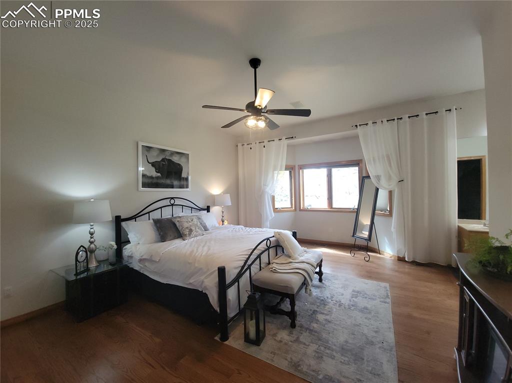 Image 13 of 42: Bedroom