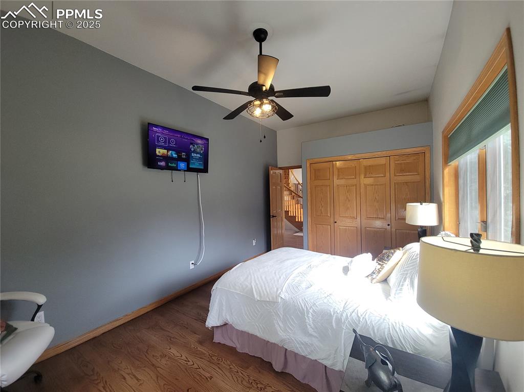 Image 18 of 42: Bedroom