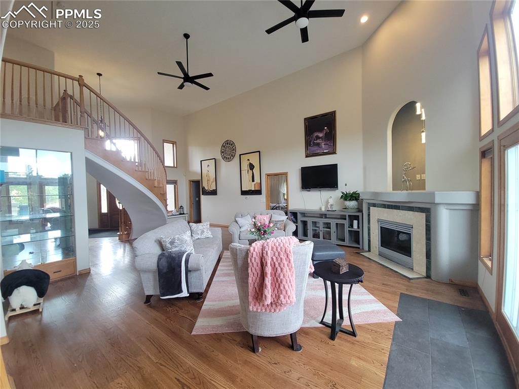 Image 7 of 42: Living Room