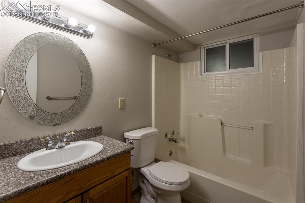Image 15 of 20: Basement Bathroom