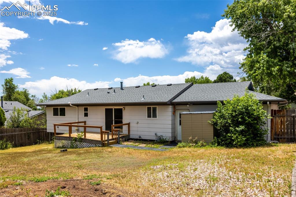 Image 16 of 20: Back of Structure