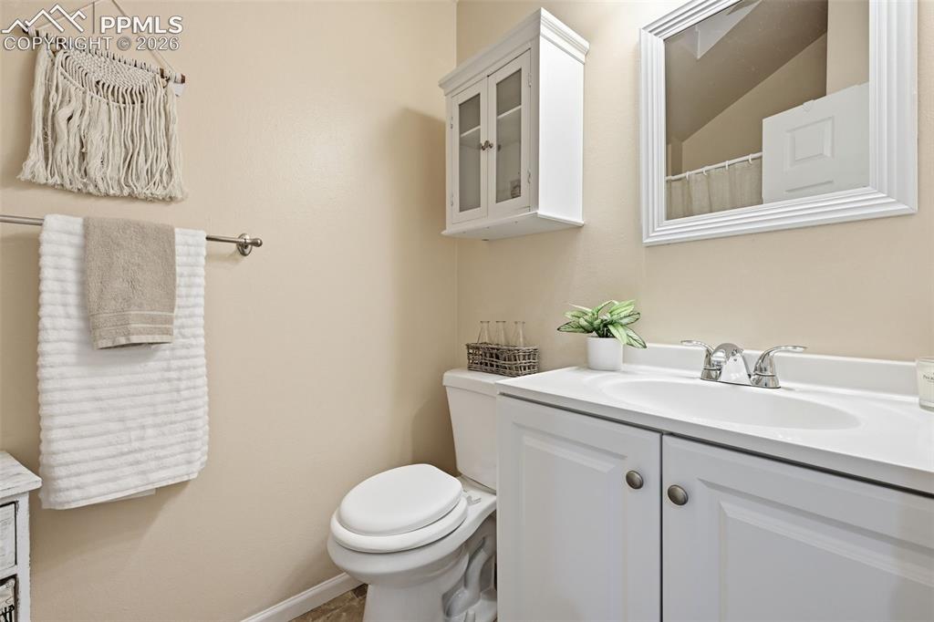 Image 21 of 25: Bathroom
