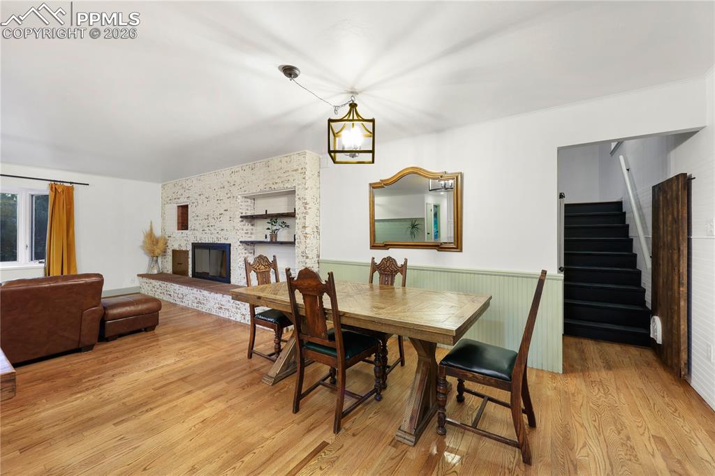 Image 10 of 35: Dining Area