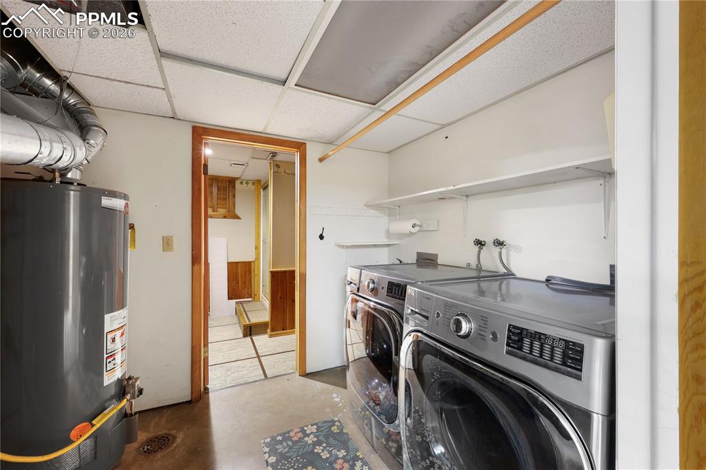 Image 25 of 35: Laundry