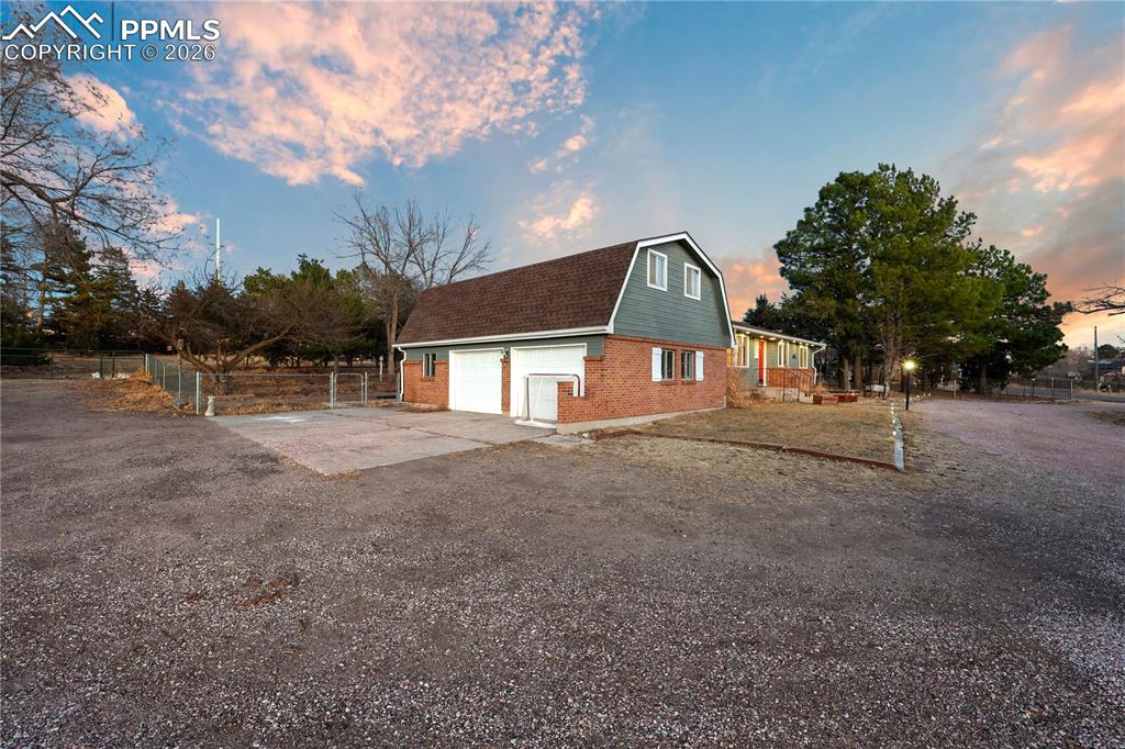 Image 3 of 35: Side of Structure