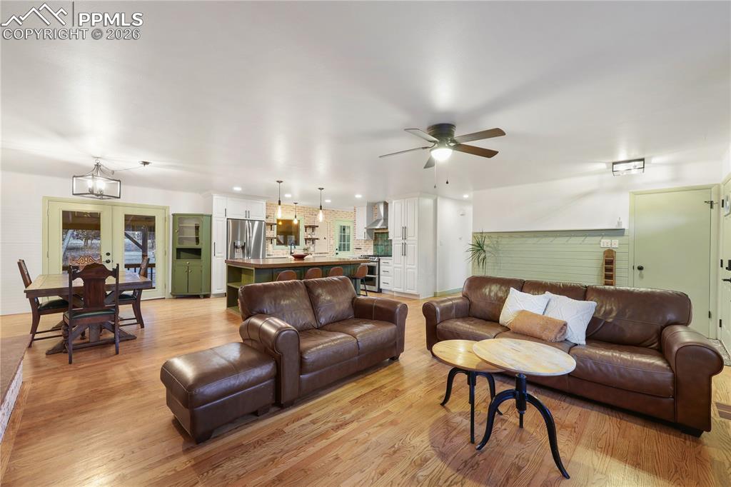 Image 6 of 35: Living Room