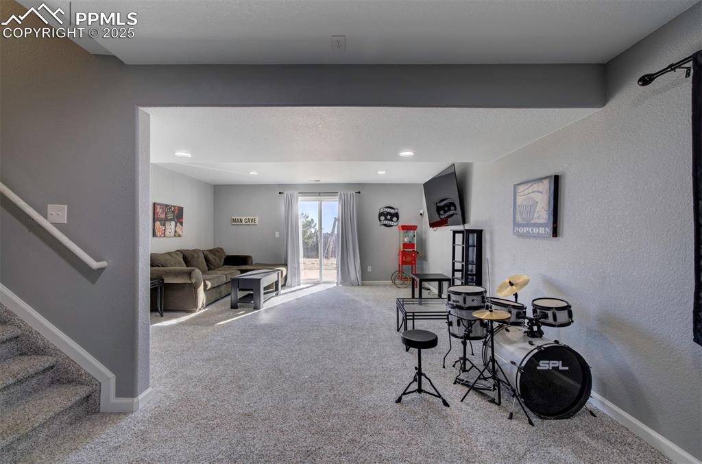 Image 33 of 41: Game Room