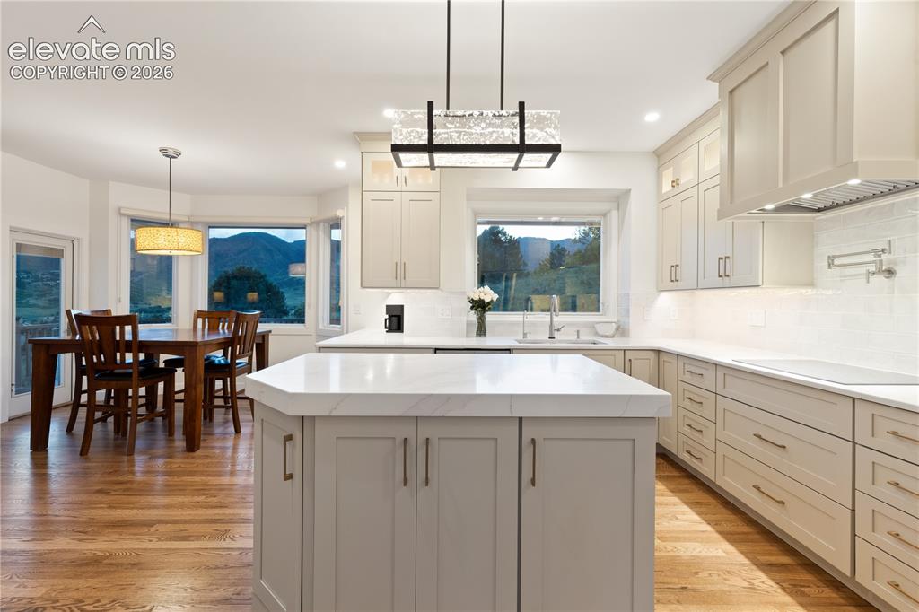 Image 23 of 50: Custom Cabinetry!