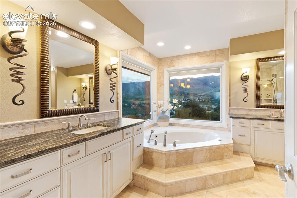 Image 31 of 50: Sprawling Dual Vanities!