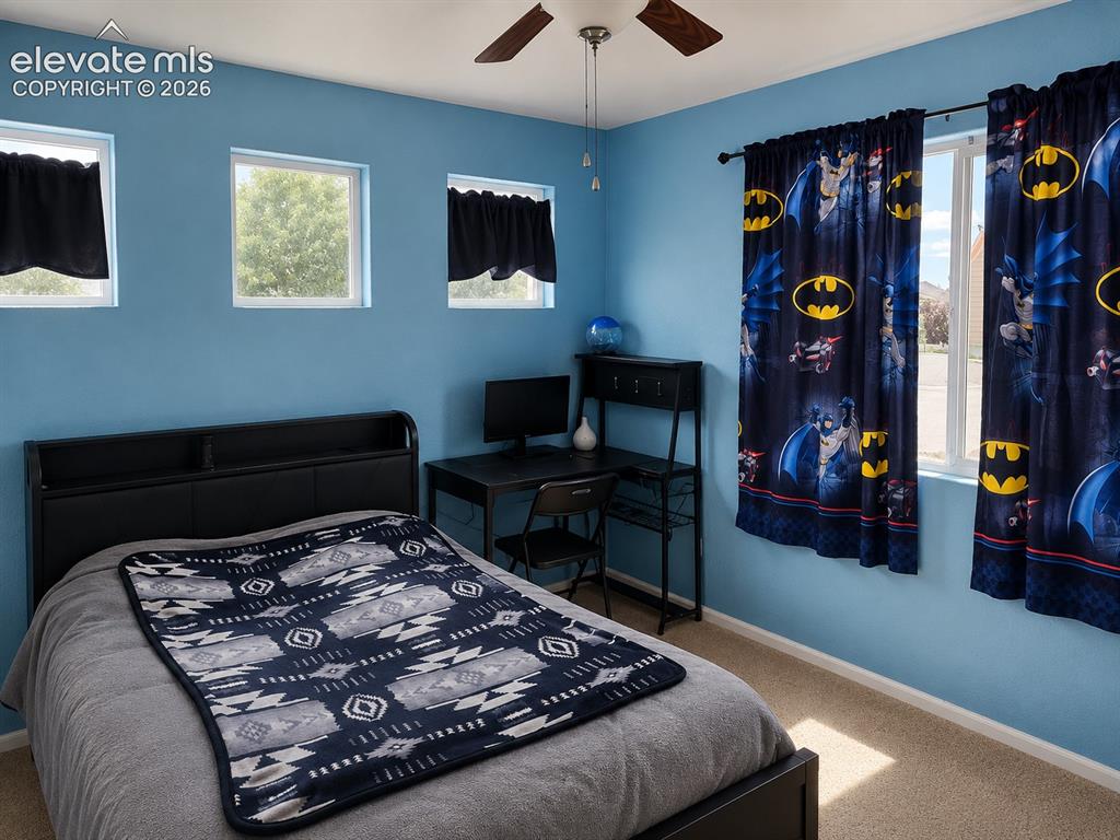 Image 12 of 16: Bedroom