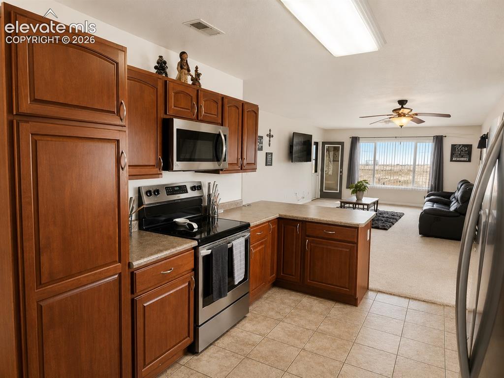 Image 5 of 16: Kitchen