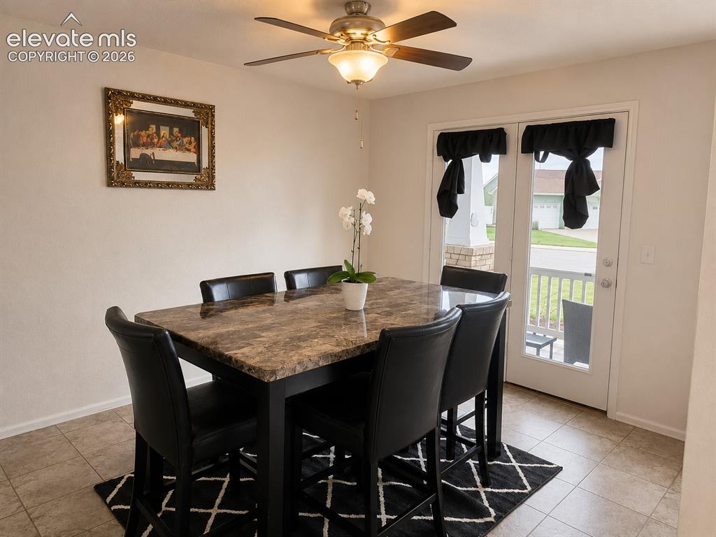 Image 6 of 16: Dining Area