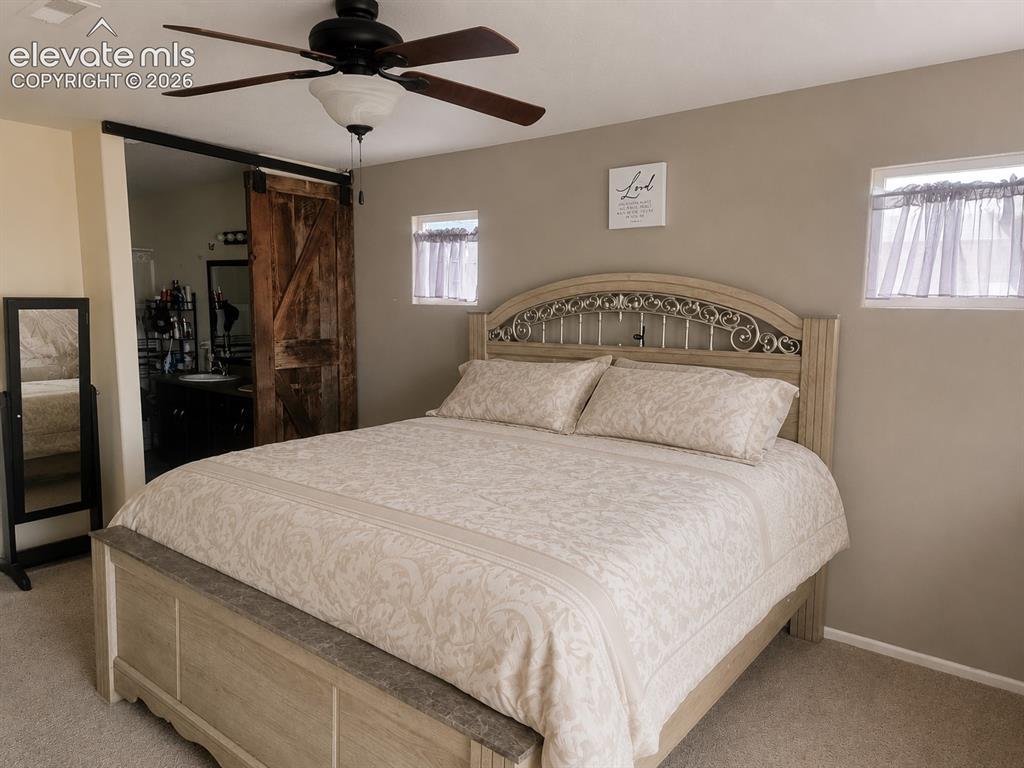 Image 7 of 16: Bedroom