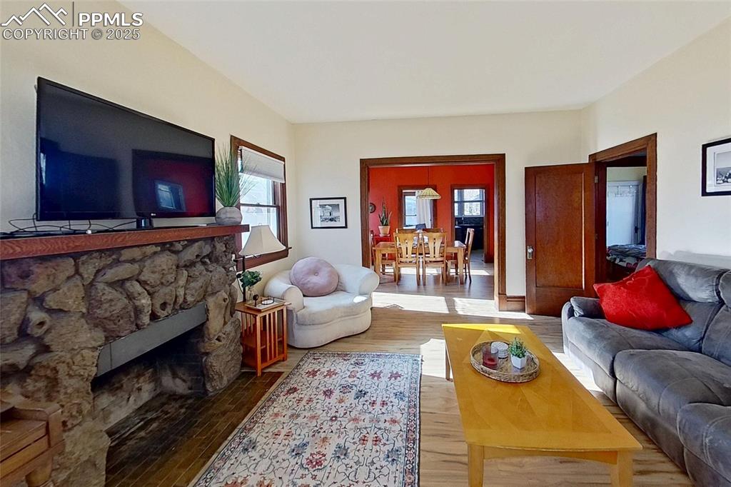 Image 4 of 39: Living Room