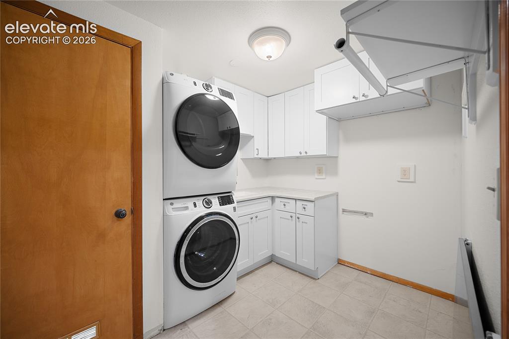 Image 41 of 50: Laundry