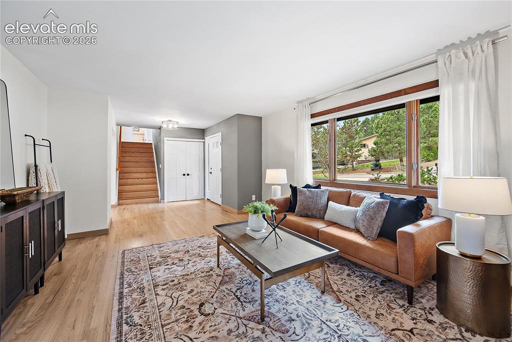 Image 9 of 50: Living Room