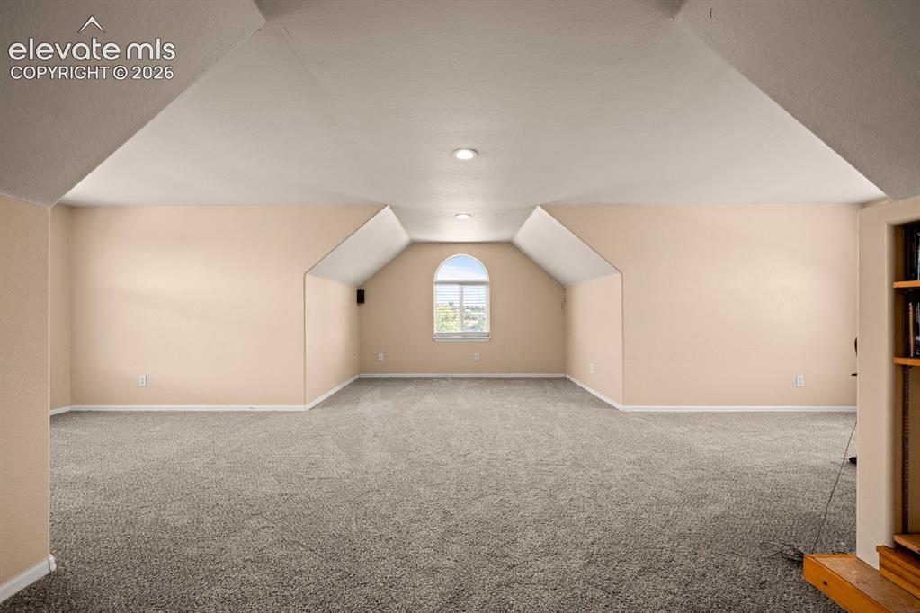 Image 13 of 36: Loft