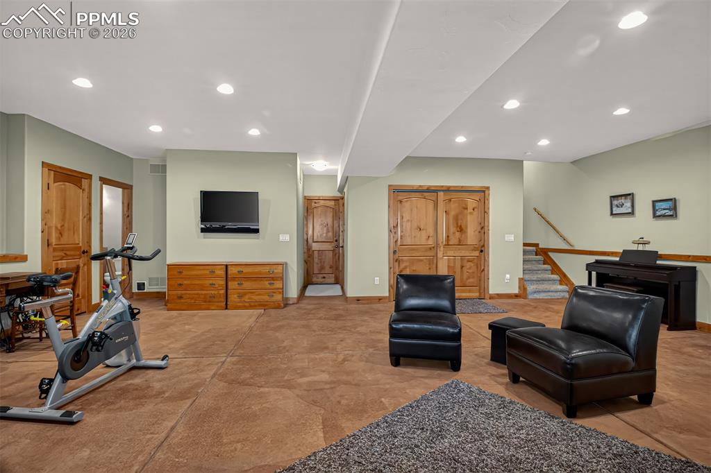 Image 35 of 48: Loft off primary bedroom 