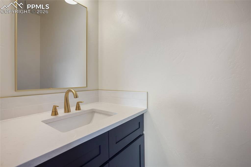 Image 15 of 38: Bathroom